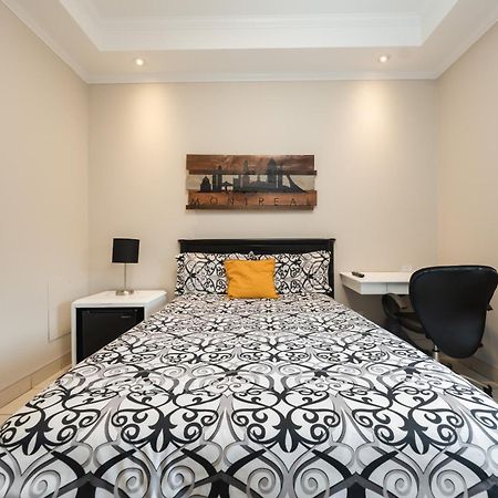 เซมซัน มอนทรีออล เซ็นทรัล Hostel มอนทรีอัล ภายนอก รูปภาพ
